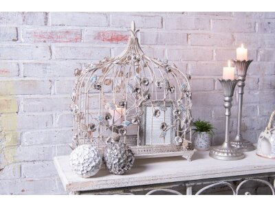 Скульптури та статуетки