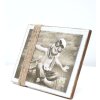 S67UA1 Držák obrazu lakovaný bílou barvou s provázky 13x18 cm