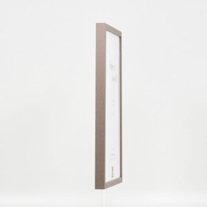Efektní dřevěný rám profil 35 hnědý 10,5x14,8 cm muzejní sklo