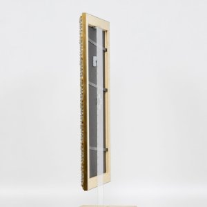 Efektní dřevěný rám profil 94 zlatý 10,5x14,8 cm muzejní sklo