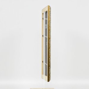Efektní dřevěný rám profil 94 zlatý 10,5x14,8 cm muzejní sklo