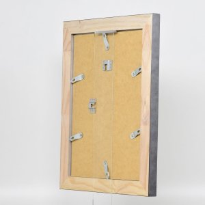 Efektní rám z masivního dřeva profil 28 stříbrný 10,5x14,8 cm muzejní sklo