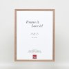 Efektní rám z masivního dřeva profil 25 ořechově hnědý 13x13 cm čiré sklo
