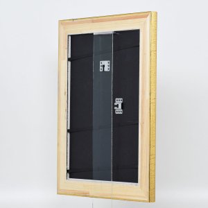 Efektní dřevěný rám profil 95 zlatý 13x13 cm antireflexní sklo