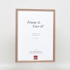 Efektní rám z masivního dřeva profil 25 ořechově hnědý 14,8x21 cm muzejní sklo