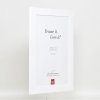 Efektní rám z masivního dřeva profil 30 bílý 14,8x21 cm muzejní sklo