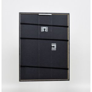 Efektní rám z masivního dřeva profil 29 stříbrný 20x20 cm muzejní sklo