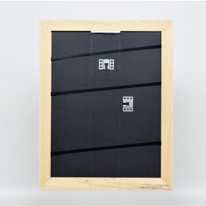 Efektní rám z masivního dřeva profil 30 bílý 20x20 cm muzejní sklo