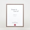 Efektní dřevěný rám profil 35 hnědý 25x30 cm antireflexní sklo