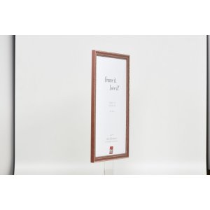 Efektní dřevěný rám profil 38 hnědý 25x35 cm antireflexní sklo