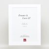 Efektní rám z masivního dřeva profil 30 bílý 30x40 cm antireflexní sklo
