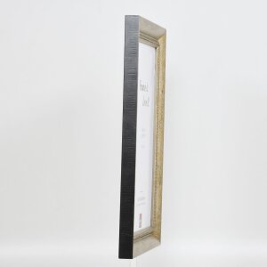 Efektní rám z masivního dřeva profil 28 zlatý 7x10 cm muzejní sklo