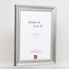 Efektní rám z masivního dřeva profil 28 stříbrný 13x13 cm muzejní sklo