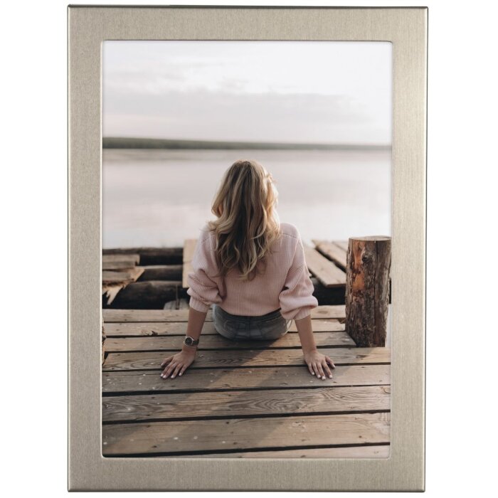 Hama hliníkový fotorámeček Riva 13x18 cm titanový stolní stojan formát na výšku a na šířku