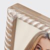 Dřevěný fotorámeček ZEP Lisse 13x18 cm hnědý s drážkovanou strukturou